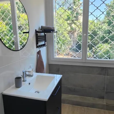 Vakantiehuis Superb House With Pool In Saint-raphael Saint-Raphaël