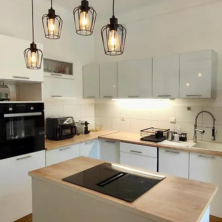 Vakantiehuis Superb House With Pool In Saint-raphael