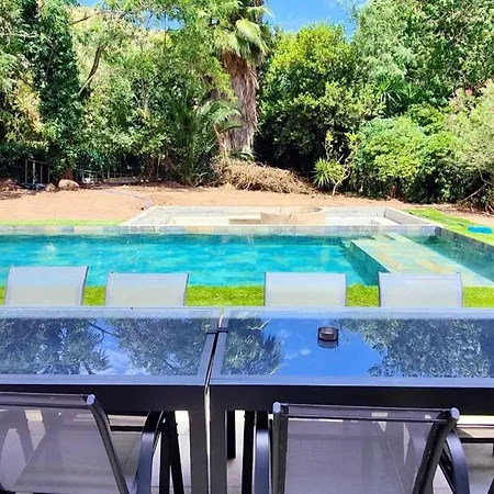 Vakantiehuis Superb House With Pool In Saint-raphael Saint-Raphaël