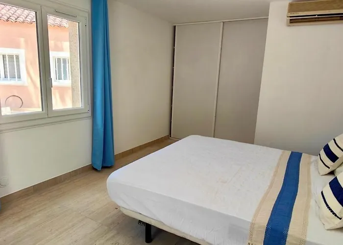 Dom wakacyjny Superb House With Pool In Saint-raphael *