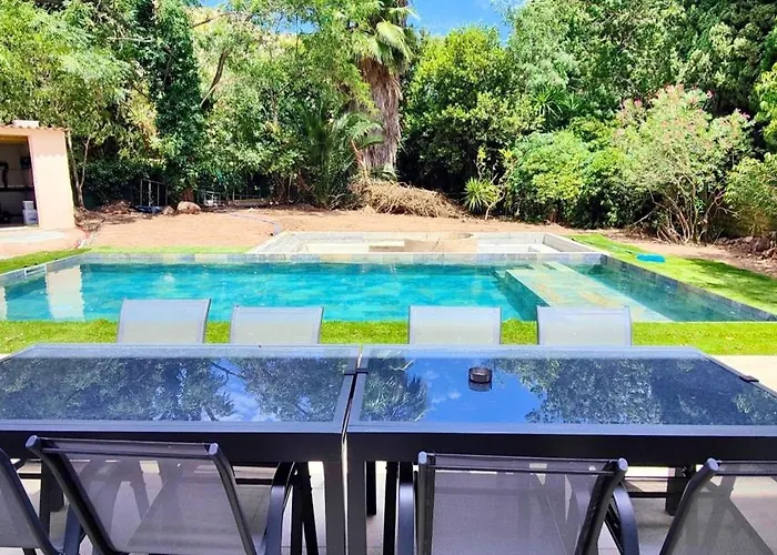 Dom wakacyjny Superb House With Pool In Saint-raphael Saint-Raphaël